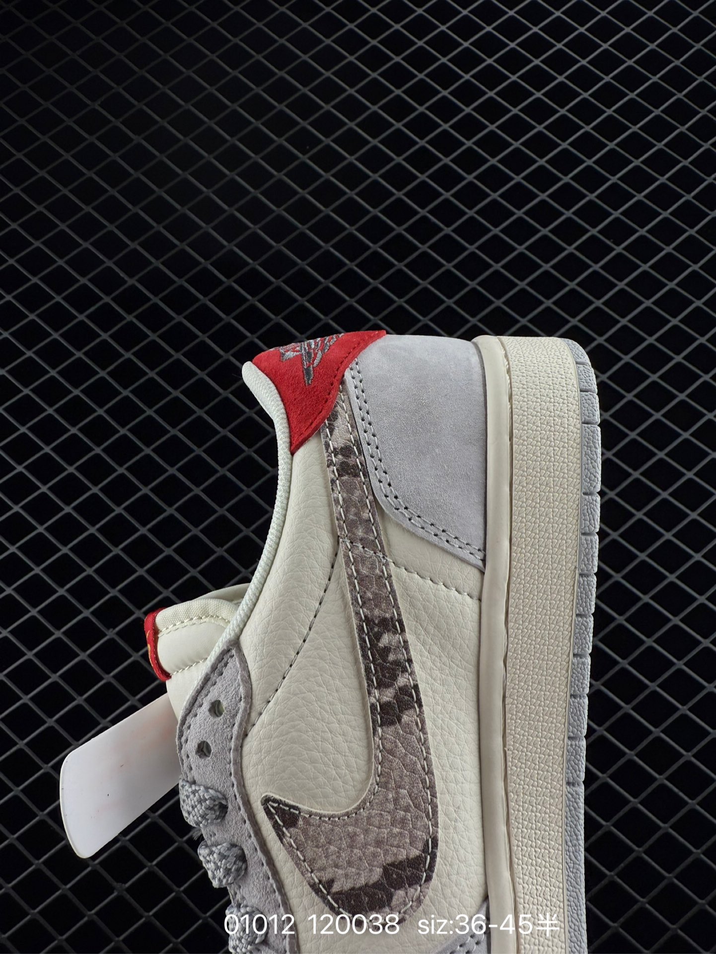 Travis Scott x Air Jordan 1 ” Reverse Mocha “